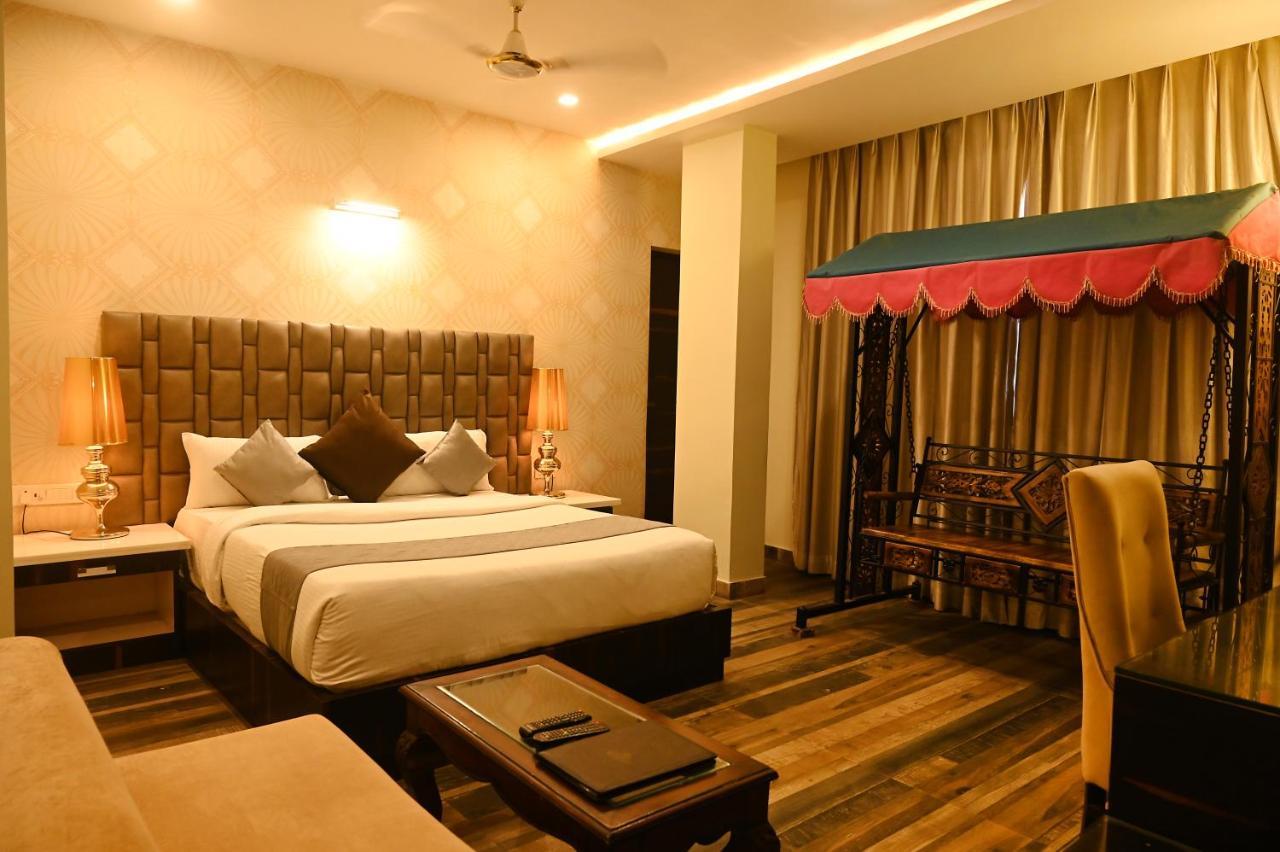 Hotel Heritage Inn At Assi Ghat Varanasi Bagian luar foto